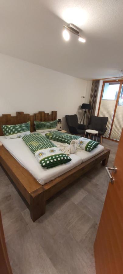 Zugspitzchalets Biberwier Luaran gambar