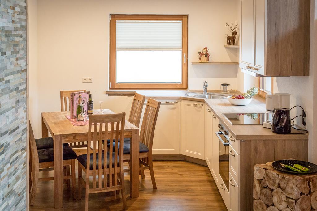 Zugspitzchalets Biberwier Bilik gambar