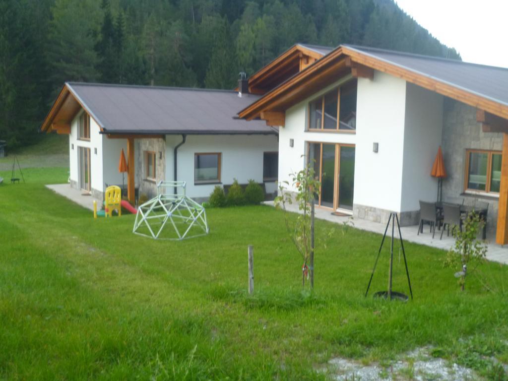 Zugspitzchalets Biberwier Luaran gambar